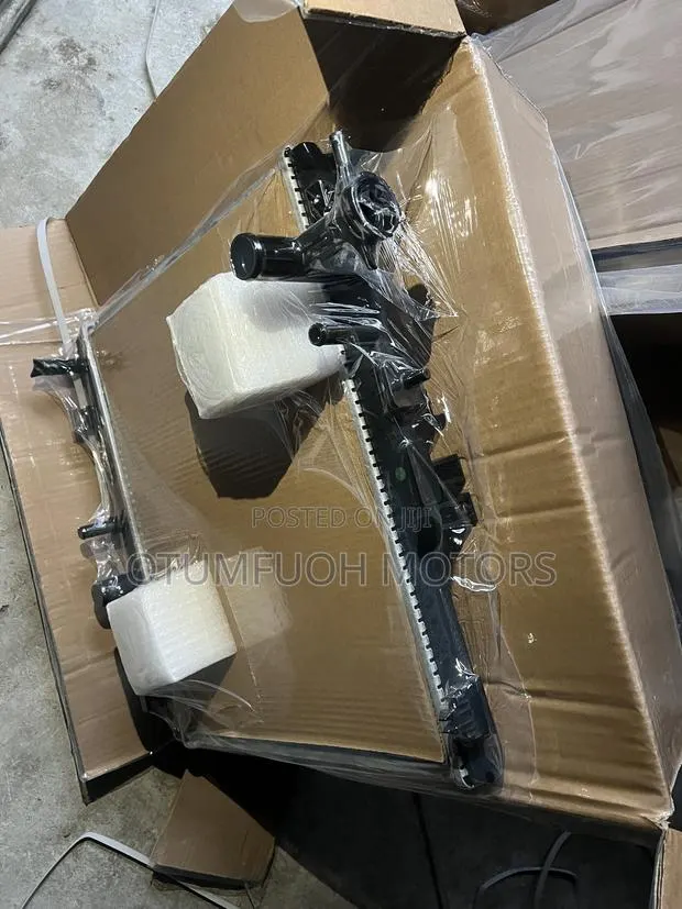 Mitsubishi Mirage 2014 2015 2016 2017 Radiator (Water Tank) · Photo 1