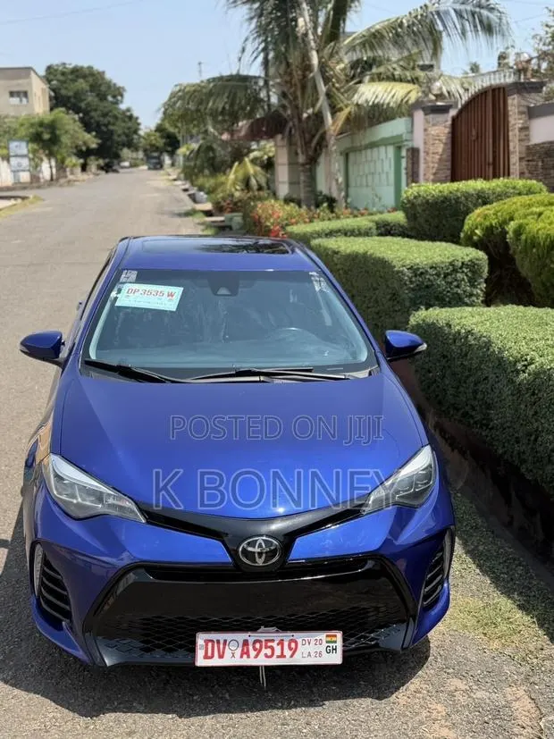 Toyota Corolla 2018 Blue · Photo 1