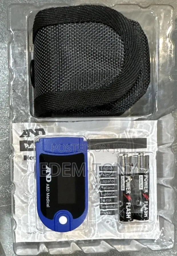 A&D Fingertip Pulse Oximeter UP-200 · Photo 2
