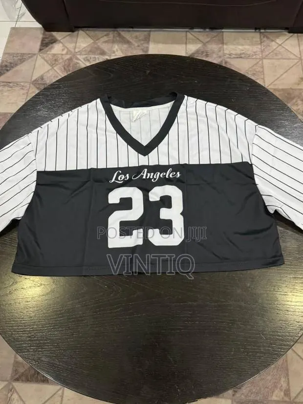 Women’s Jersey Crop Top · Photo 1