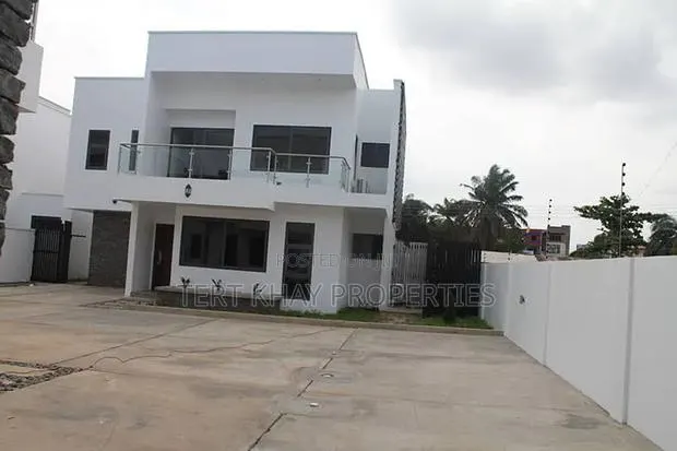 4bdrm House in Lagos Avenue, American House for sale · Photo 1
