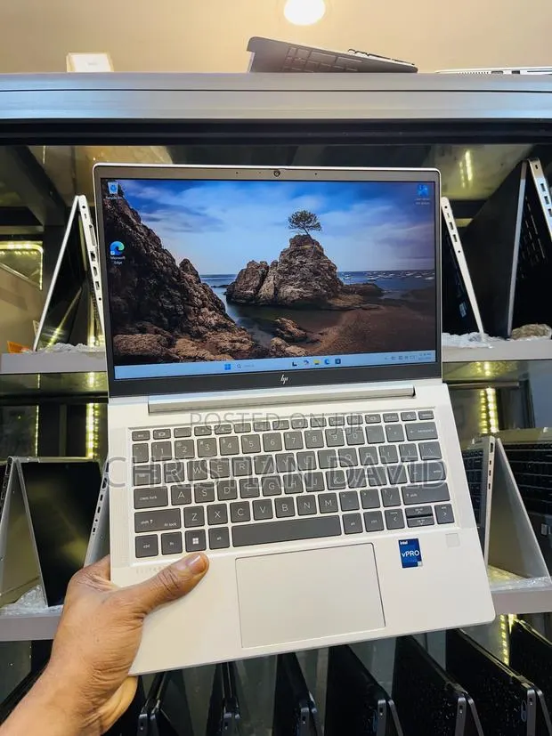 Laptop HP EliteBook 630 G10 16GB Intel Core i5 SSD 256GB · Photo 1