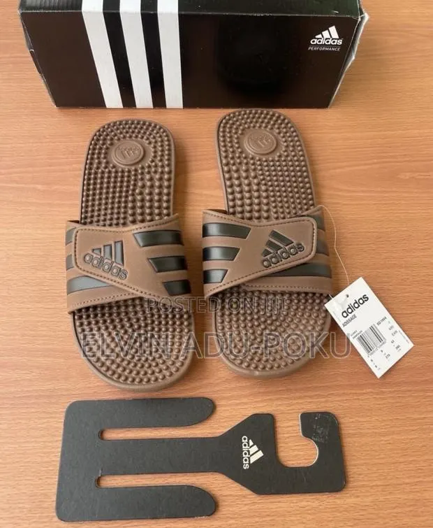 Adidas Unisex Adissage Slides “ Cacoa” · Photo 1