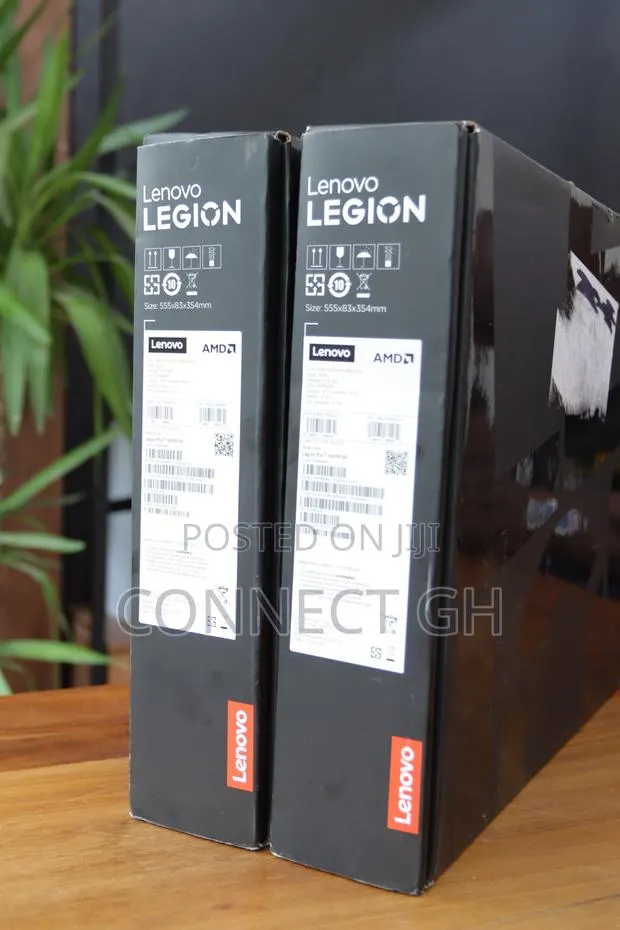 New Laptop Lenovo Legion Pro 7 32GB AMD Ryzen 9 SSD 2T · Photo 1