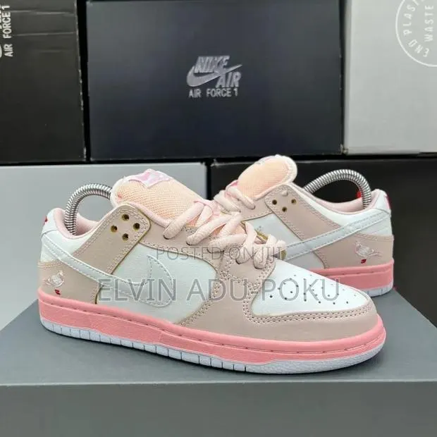 Nike Dunk Low “Pink Corduroy” Sneakers · Photo 1