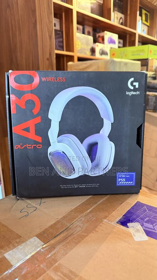 Logitech G Astro A30 Lightspeed Wireless Gaming Headset · Photo 1