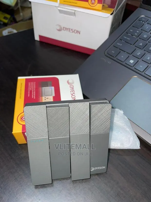 Dyeson 4gang 2way Gray(R2.5) · Photo 1