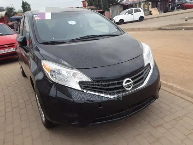 Nissan Versa 2016 Black · Photo 1