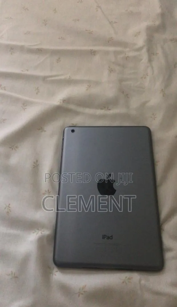 Apple iPad 4 Wi-Fi 16 GB Gray · Photo 1