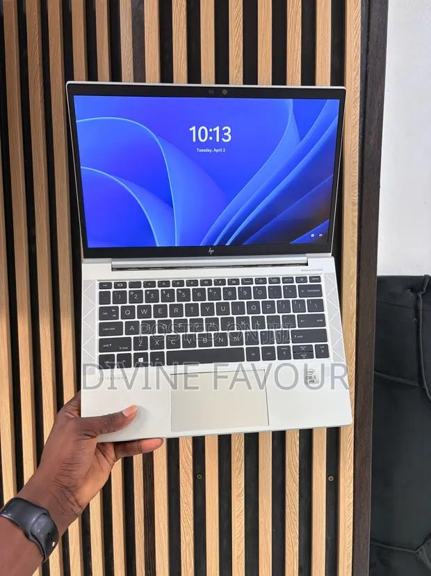 Laptop HP EliteBook 830 G7 8GB Intel Core i5 SSD 256GB · Photo 1