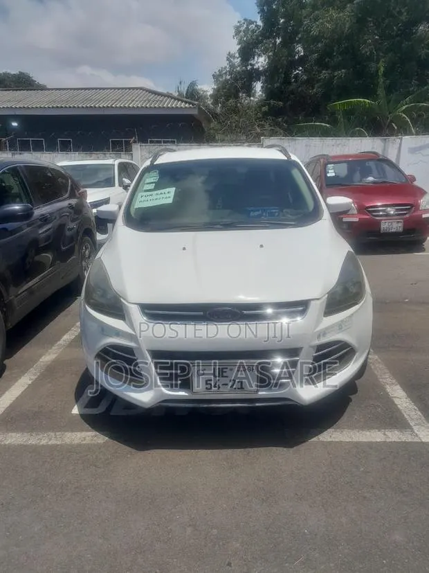 Ford Escape 2014 White · Photo 1