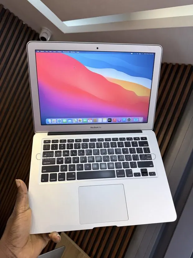 Laptop Apple MacBook Air 2013 8GB Intel Core i7 SSD 256GB · Photo 1
