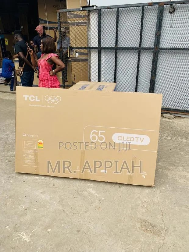 Classic TCL 65” Qled Smart Android TV · Photo 1