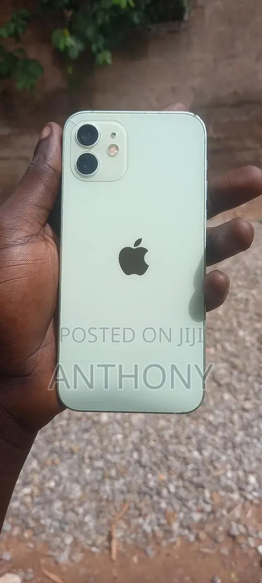 Apple iPhone 12 128 GB Green · Photo 1