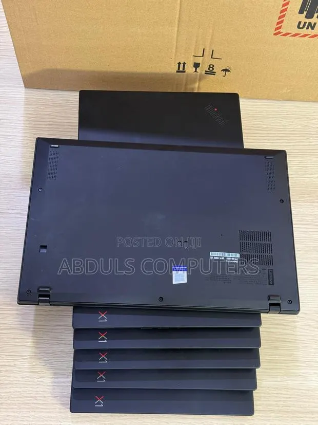 Laptop Lenovo ThinkPad X1 Carbon 8GB Intel Core i5 SSD 512GB · Photo 1