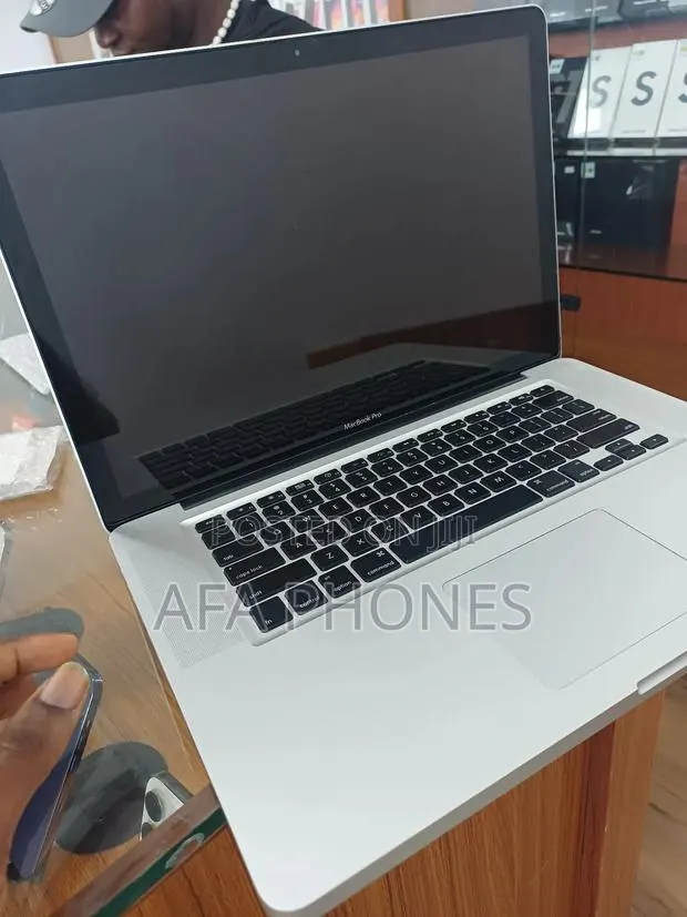 Laptop Apple MacBook Pro 12GB Intel Core I5 HDD+SSD 512GB · Photo 1