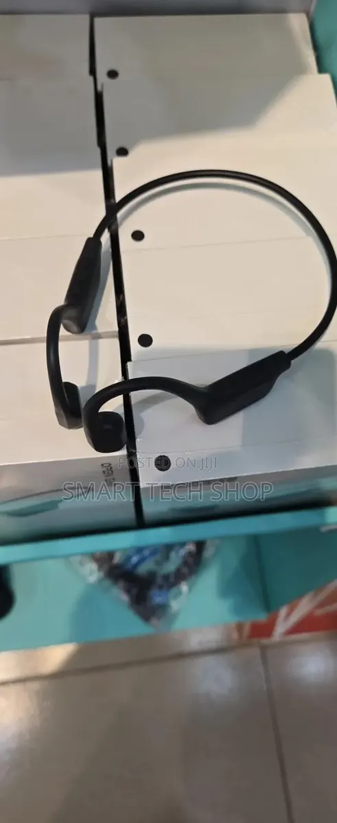 Bone Conduction Waterproof Headset · Photo 1