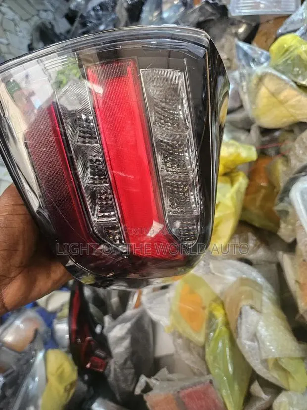 Nissan Morano 2022 Taillights Right Side · Photo 1