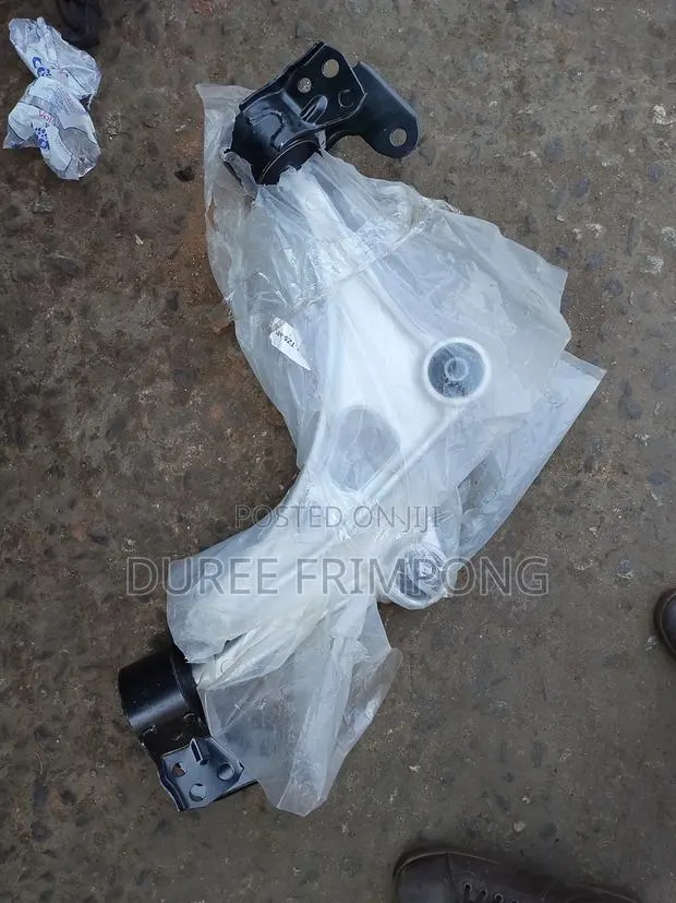 Honda Pilot Lower Arm · Photo 1