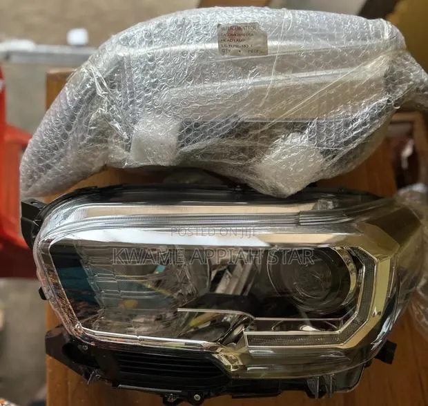 Tacoma “2016,2017,2018,2019,2020,2021,2022,2023” Headlights Pair · Photo 1