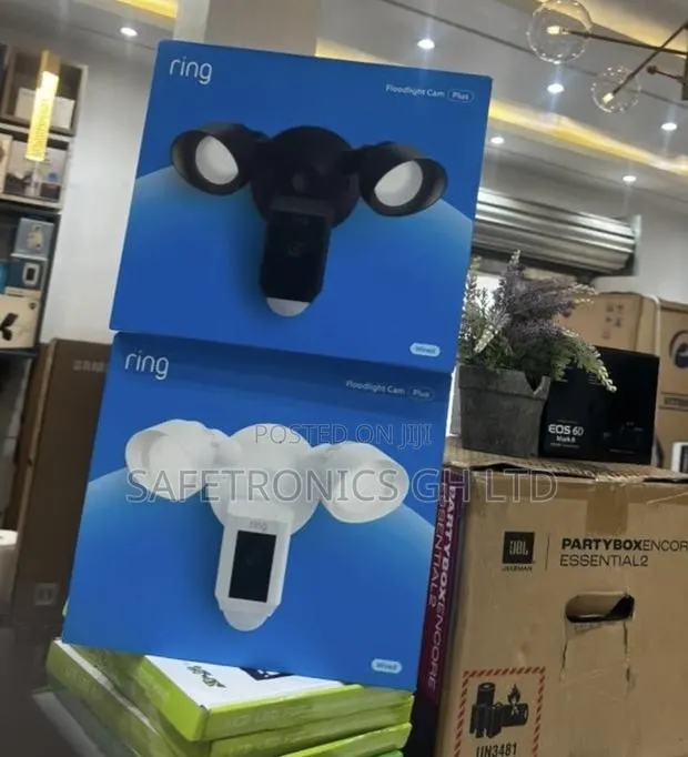 Accurate Best Floodlight Cam Plus> Ring (Black) · Photo 1