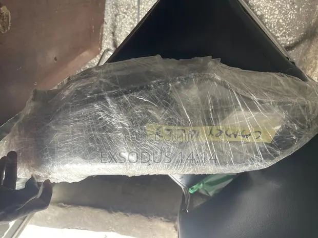 Toyota Camry Headlights · Photo 1