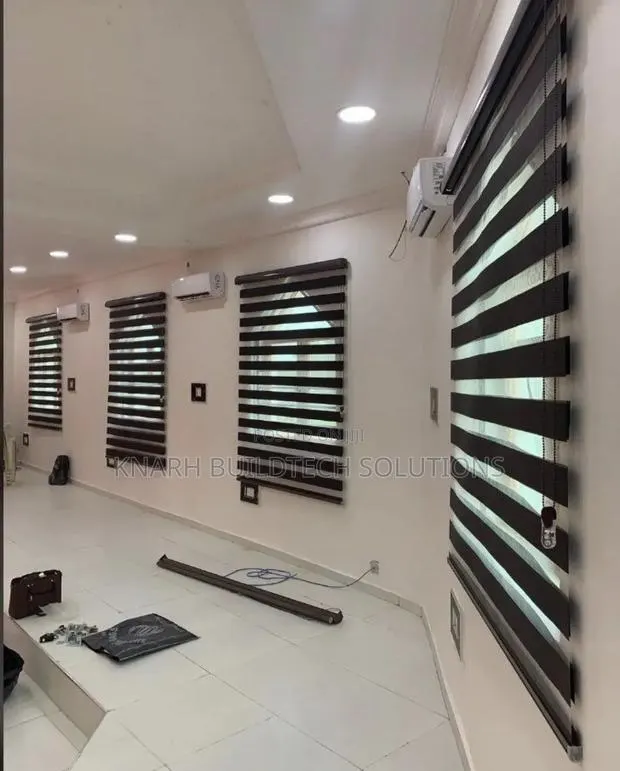 Curtain Blinds · Photo 1