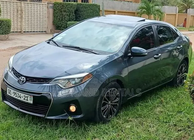 2015 Toyota Corolla · Photo 1