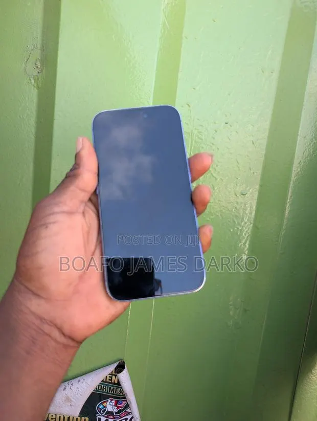 Apple iPhone 16 128 GB Blue · Photo 1