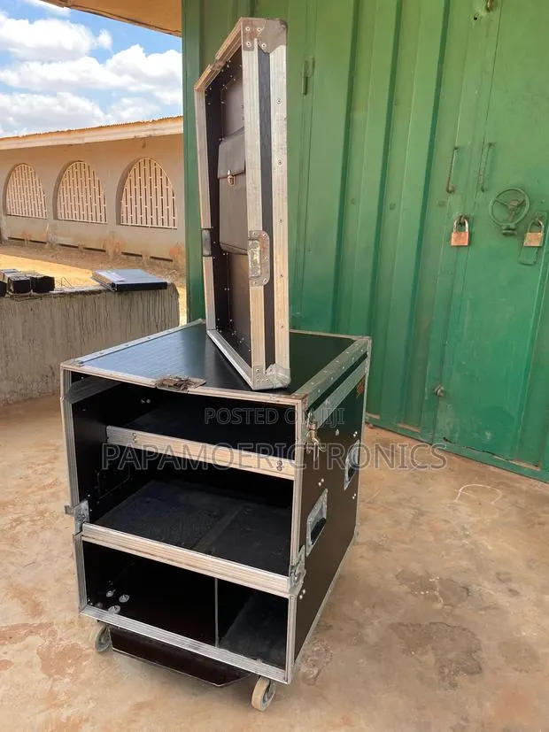 Pa Rack for Amplifeirs · Photo 1