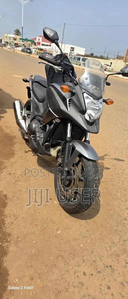 Honda 2014 Silver · Photo 1