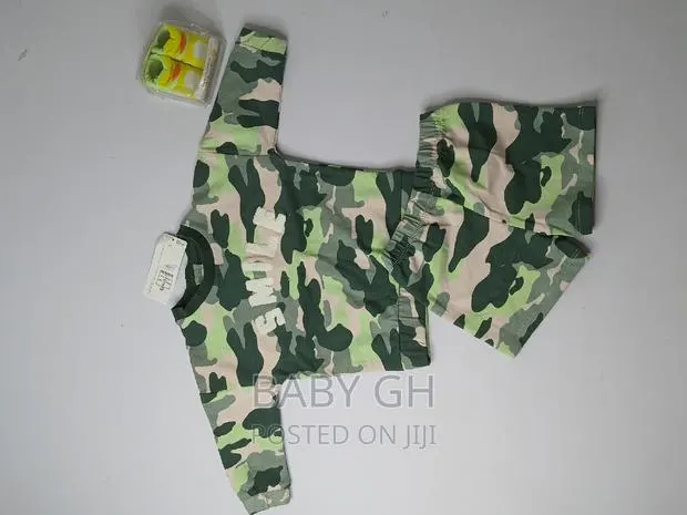 M S Girls Camouflage Set · Photo 1