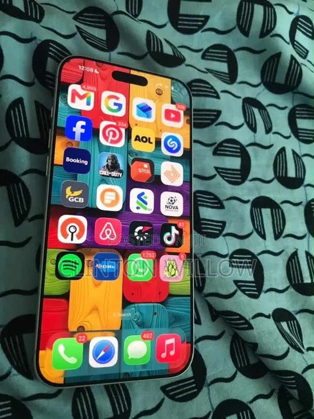 Apple iPhone 17 Pro Max 256 GB Silver · Photo 1