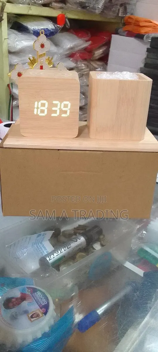 Wooden Clock · Photo 1