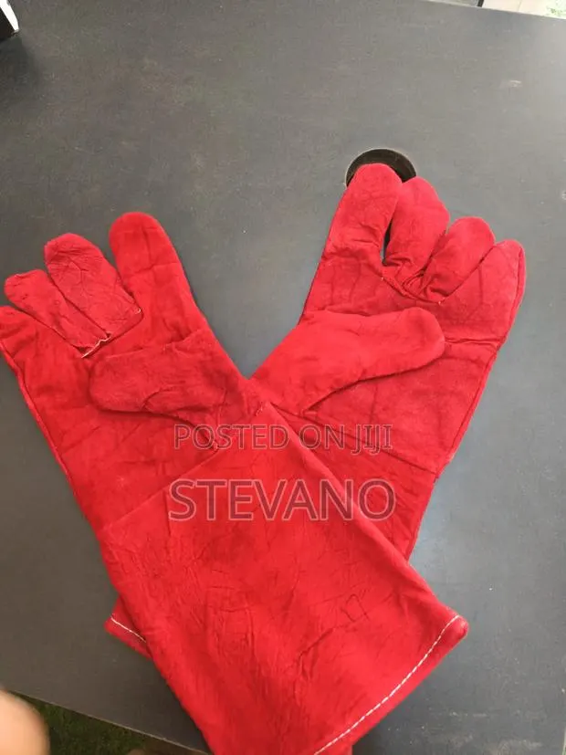 Leather Hand Gloves · Photo 1