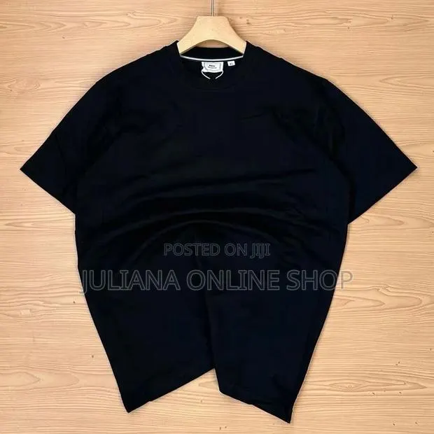Quality Round Neck T Shirts · Photo 1