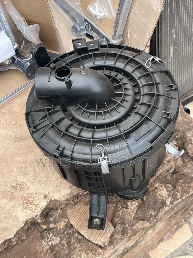 Toyota HILUX 2008-2014 Air Cleaner Case · Photo 1