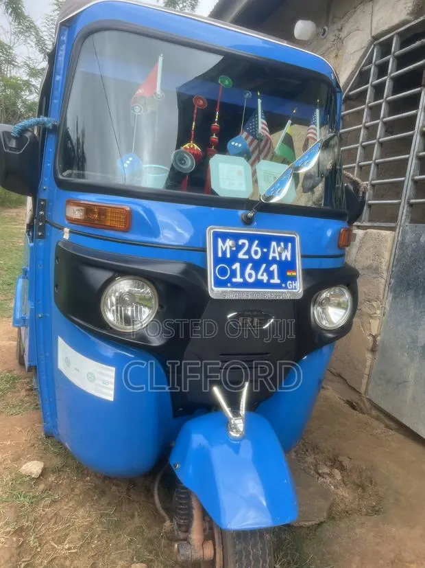 Bajaj RE 2026 Blue · Photo 1