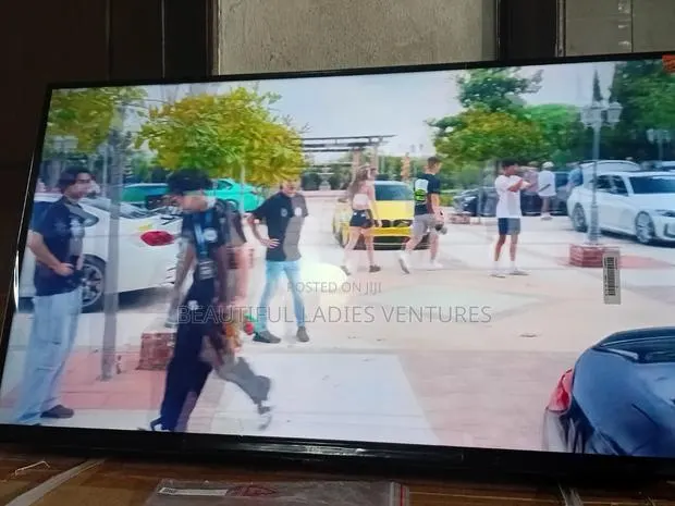 TCL 32” Led Tv – Perfect for Living Rooms Bedrooms · Photo 1