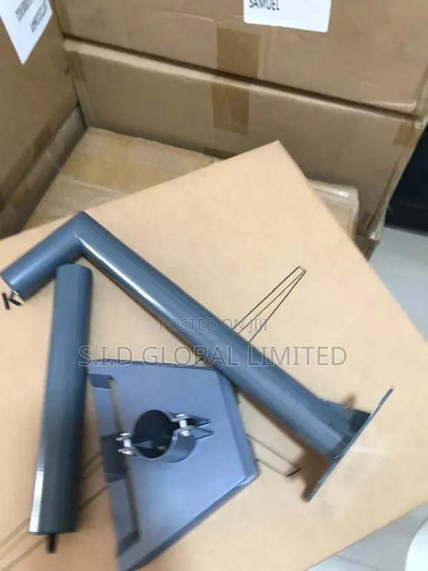 Wall Bracket Perfect for Residential or Commercial Starlink · Photo 1