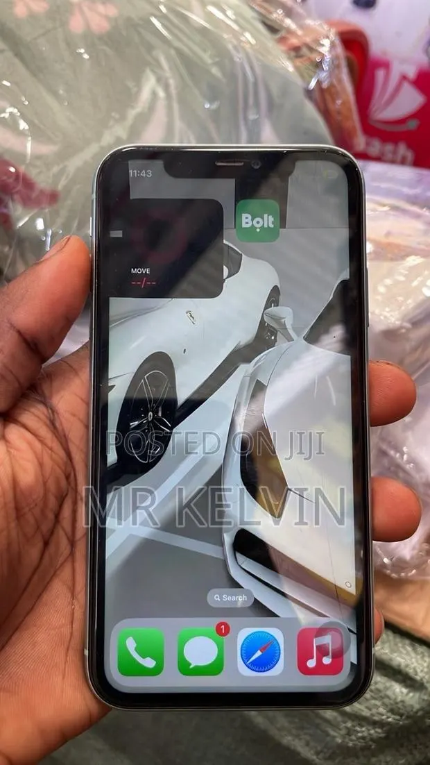 Apple iPhone 11 64 GB Green · Photo 1