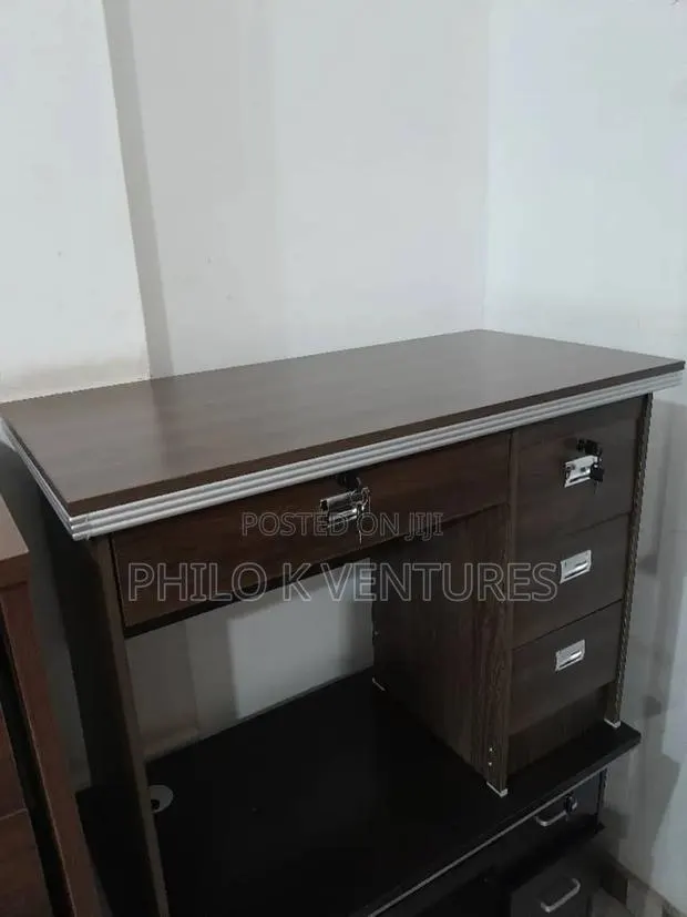 100cm Desksize · Photo 1