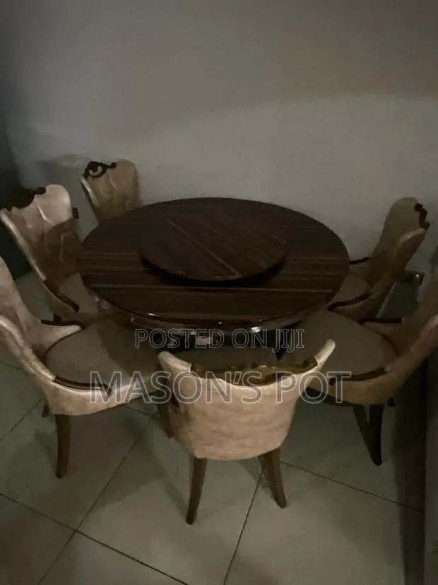 Marble Dinning Table · Photo 1