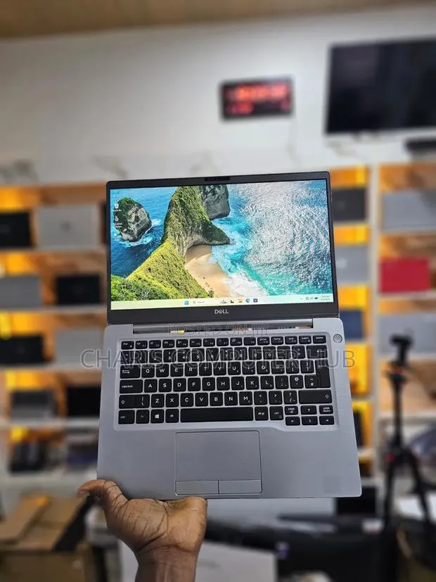 Laptop Dell Latitude 7300 8GB Intel Core i5 SSD 256GB · Photo 1