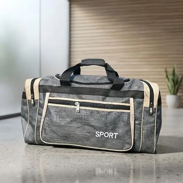 Extra Large Traveling or Gym Bag · Photo 1