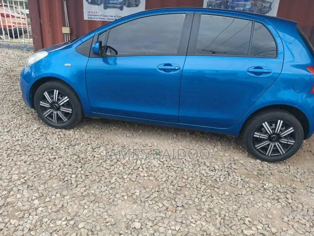 Toyota Yaris 2009 Blue · Photo 1
