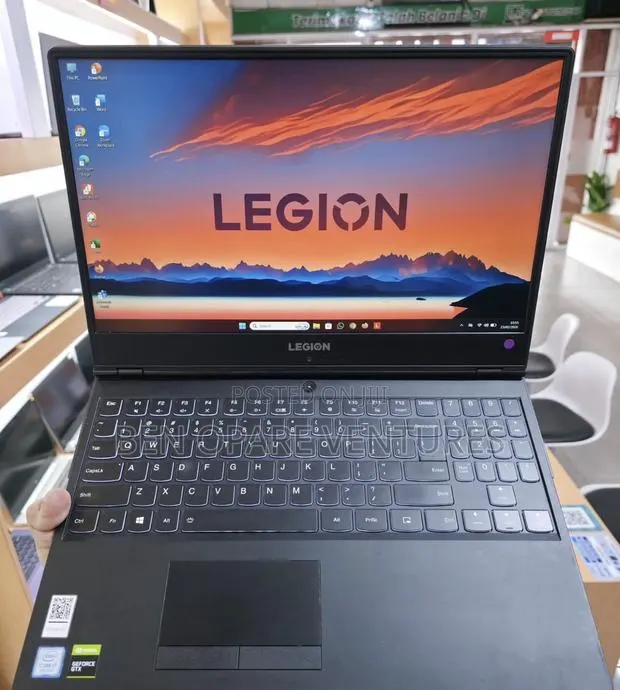 New Laptop Lenovo Legion 5 8GB Intel Core i7 SSD 512GB · Photo 1