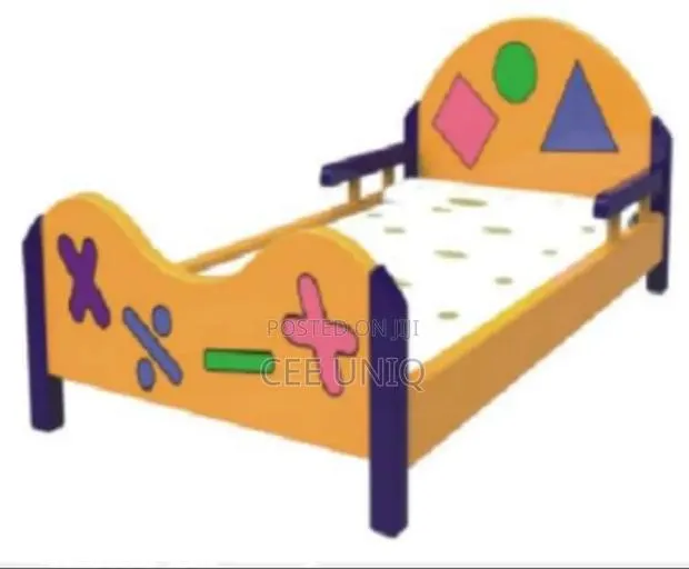 Toddler Wooden Bed · Photo 1