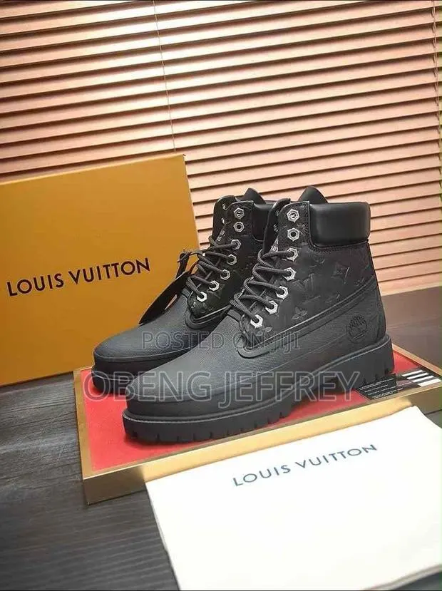 Original Louis Vuitton Timberland Boots Black · Photo 1