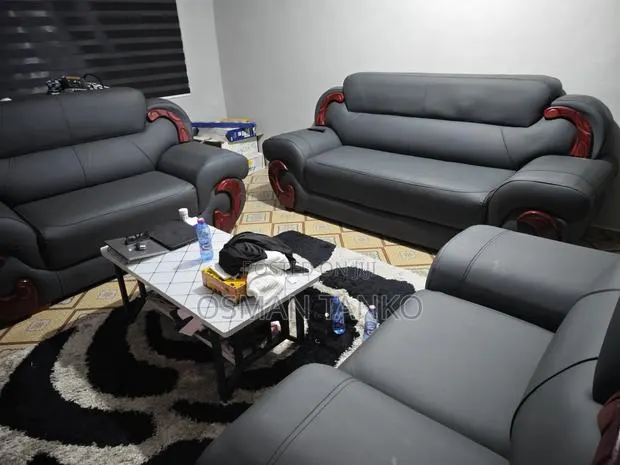 3 Set Sofa · Photo 1